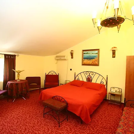 Voila Homestay *